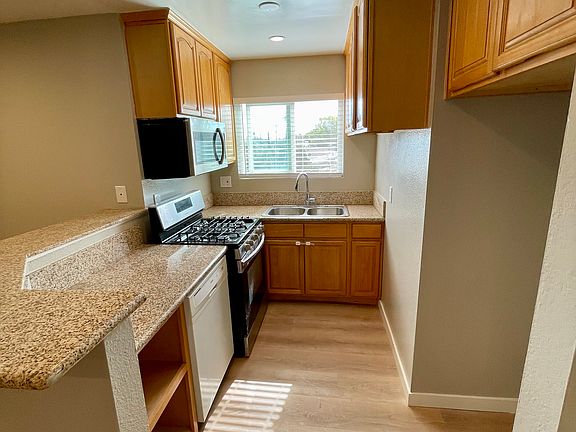 2nd image of 515 W Lexington Dr APT 1