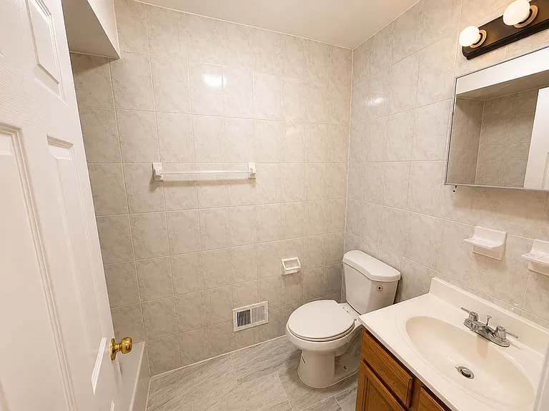 323 S Park St #1 — Photo 10