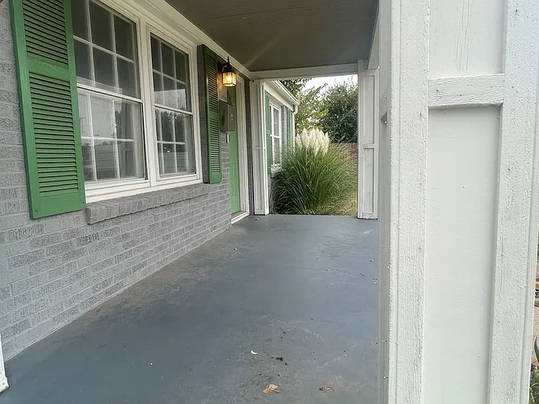 2927 NW 22nd St — Photo 5