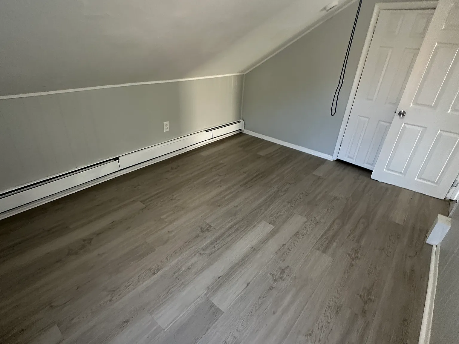 2 bed, 1000 sqft, $1,349 — Photo 2