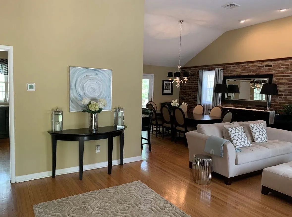 3 bed, 2810 sqft, $4,750 — Photo 3
