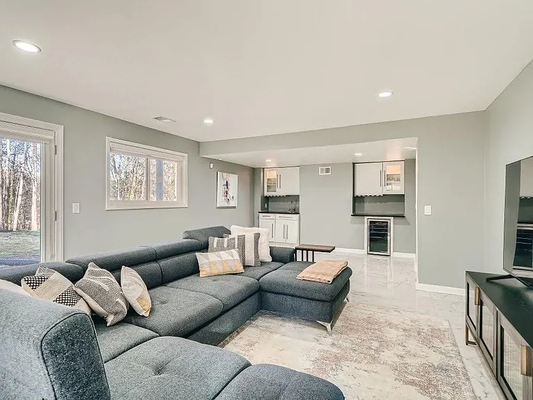 4438 Glengary Dr NE — Photo 18