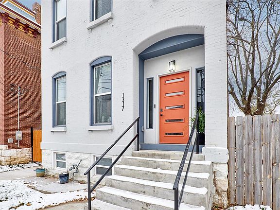 4th image of 1317 S Boyle Ave