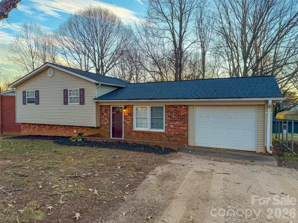 130 Powder Horn Rd, Mooresville, NC 28115