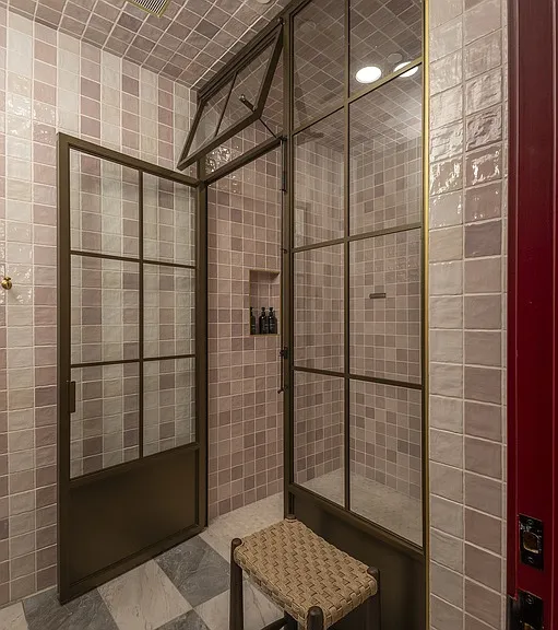 Alamira Apartments — Photo 6