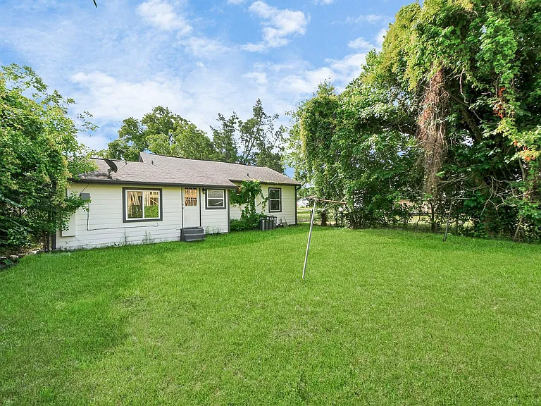 7004 Conley St — Photo 28