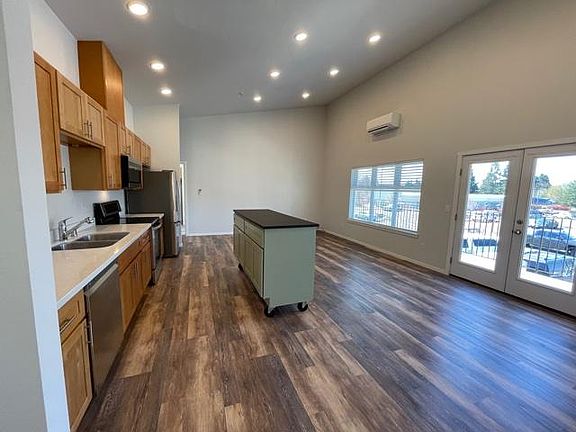 2nd image of 7809 Pacific Ave #4-101