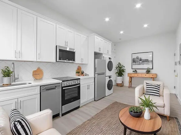 70 E 10th St APT 3F, Brooklyn, NY 11218