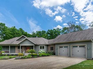 2233 N Rustic Ln, Galena, IL 61036