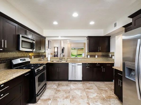 359 Desert Falls Dr E, Palm Desert, CA 92211