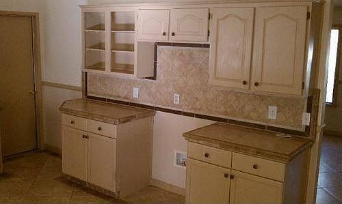 4th image of 4433 Thicket Ave