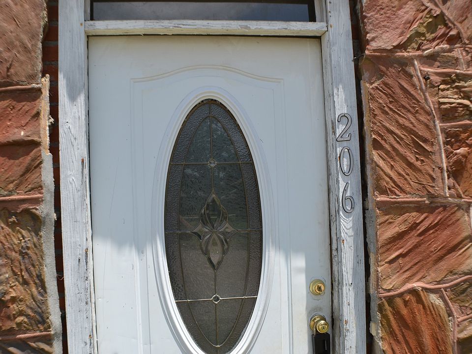 1st image of 2711 W Walker St APT 206