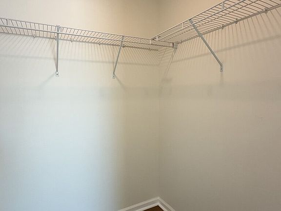 5th image of 214 Spencer Cir