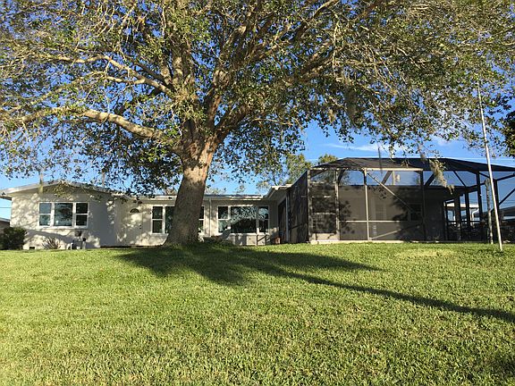 2nd image of 418 NE Oleander Ave