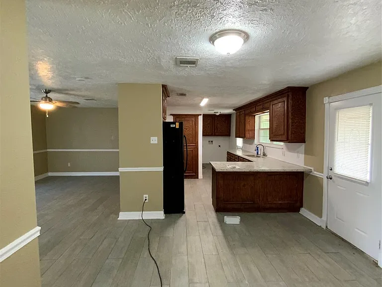 515 S Burnett Dr — Photo 4