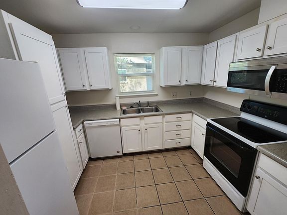2nd image of 3225 Dreeben Dr APT 101