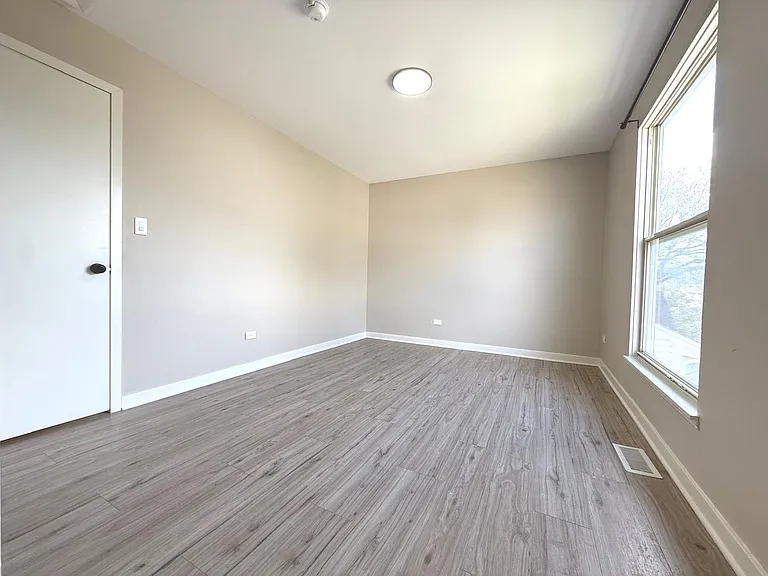 750 Roosevelt Rd #750 — Photo 7