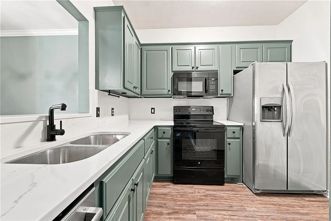 2 bed, 1128 sqft, $1,600 — Photo 3