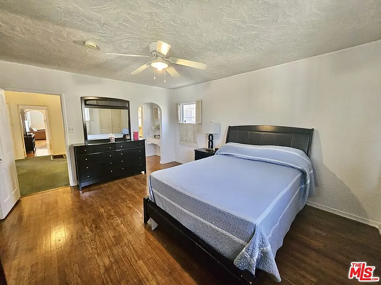 2211 W 78th Pl — Photo 38