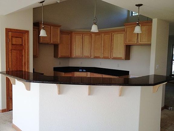 5th image of 151 Yellowstone Dr