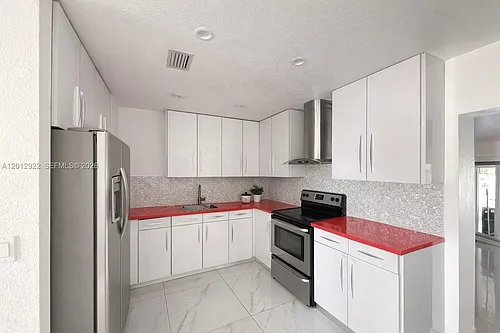 11950 SW 187th Ter Photo 1