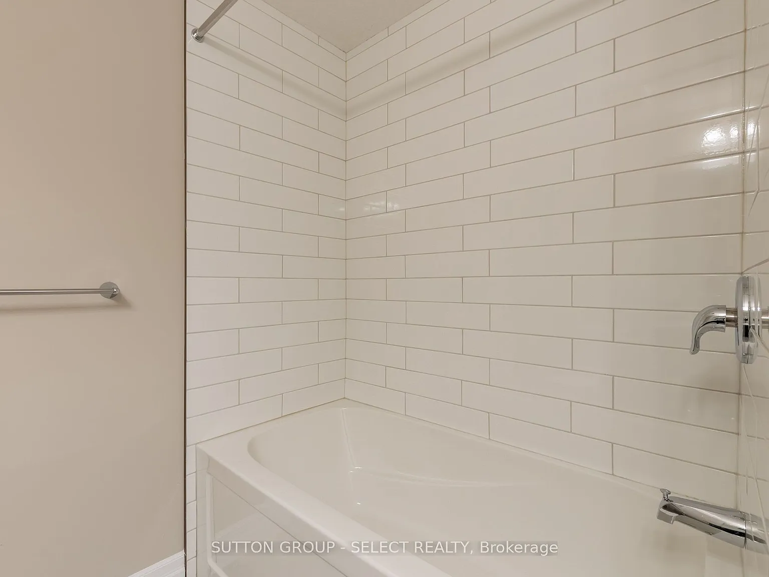 2 bed, $1,600 — Photo 4