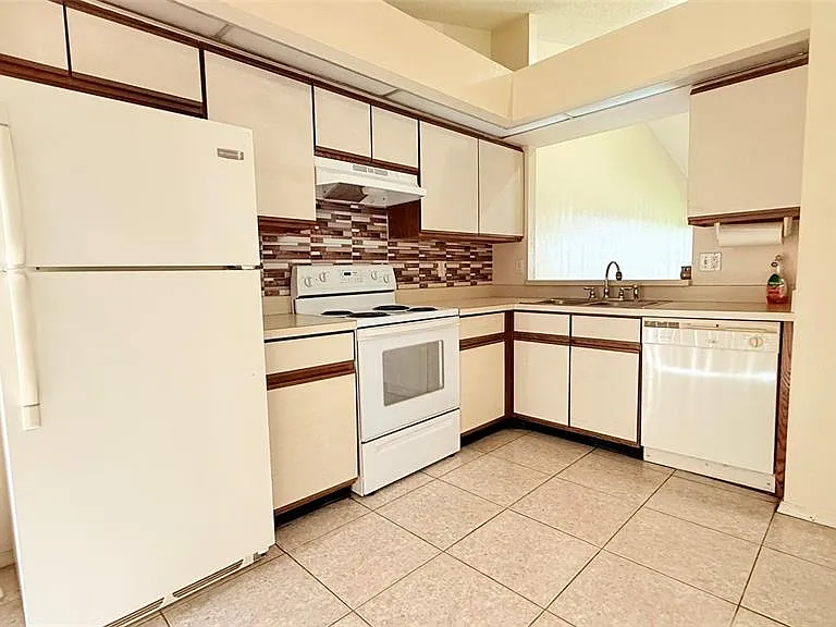 3101 Tadpole Ct — Photo 7