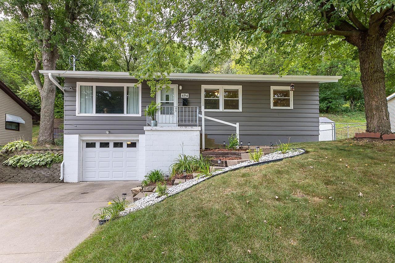 694 Kaufmann Ave, Dubuque, IA 52001 Zillow