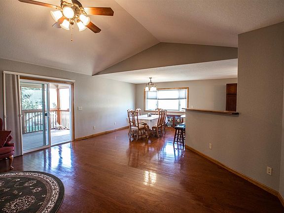 4th image of 509 Applewood Dr