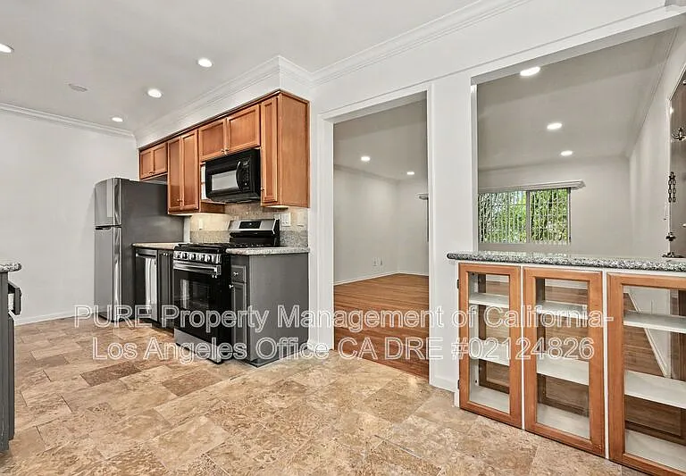 1527 Harvard St #3 — Photo 6