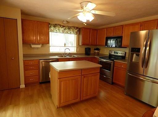 3rd image of 65 Loiselle Ave
