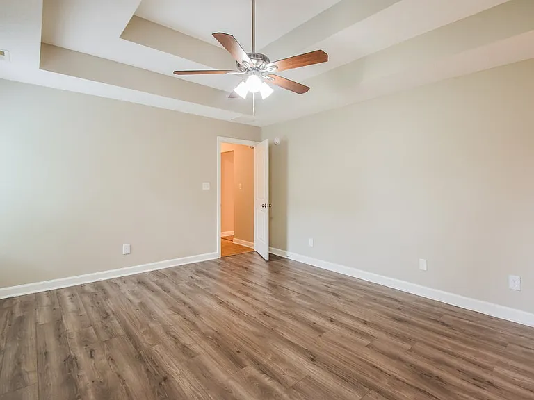 6304 Kingsview Dr — Photo 10