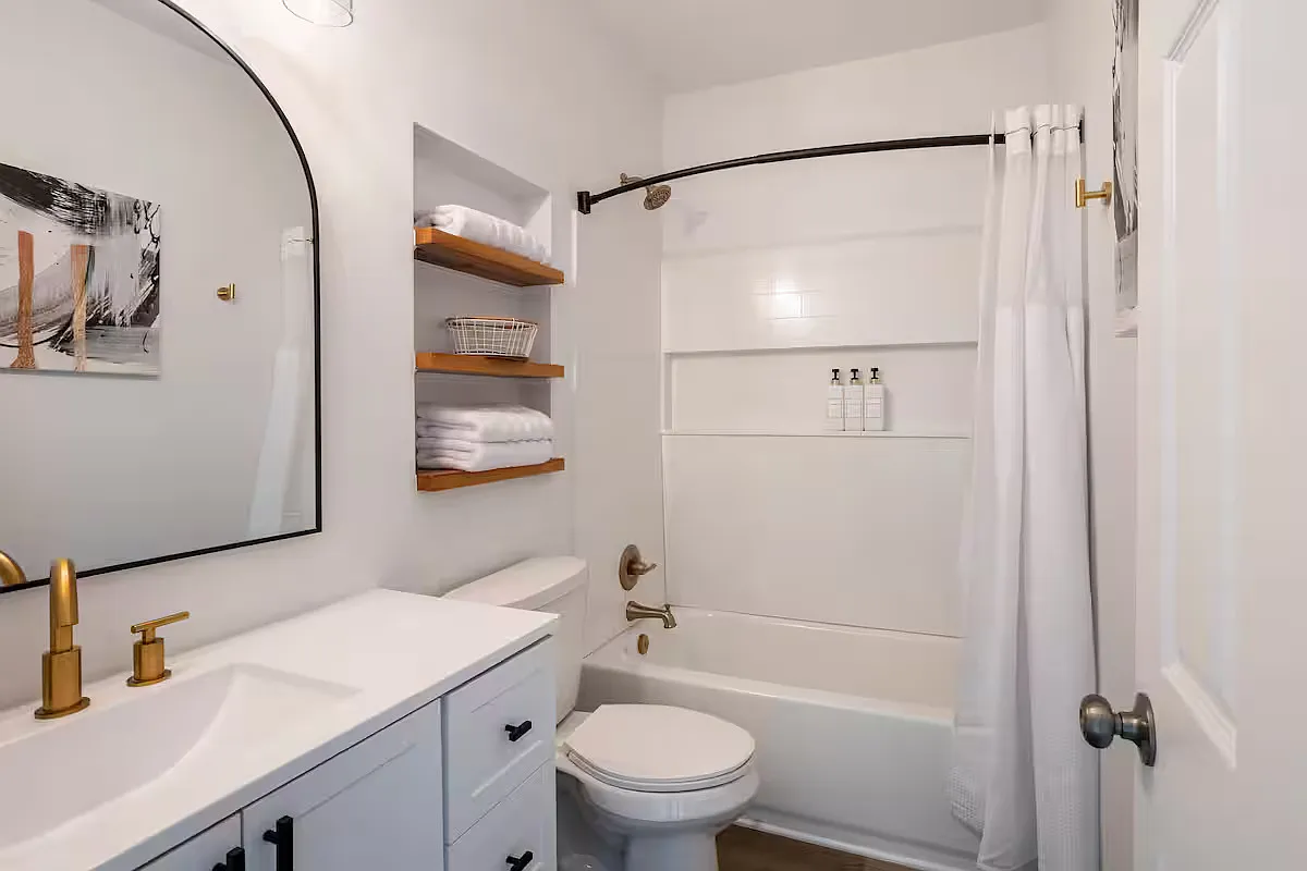 2 bed, 997 sqft, $1,700 — Photo 3