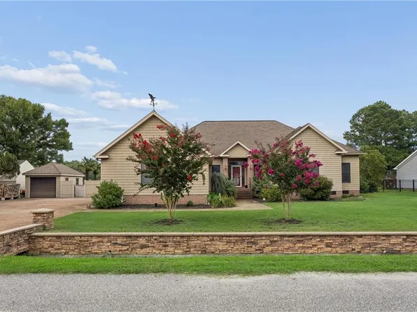 115 Holden Ln, Yorktown, VA 23692