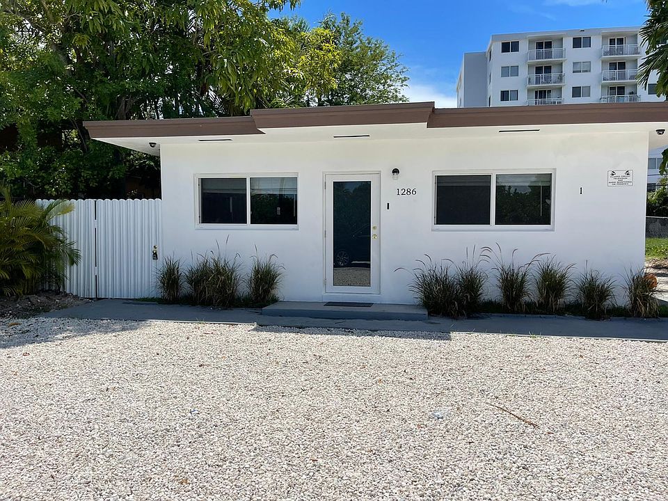 1st image of 1287 NE 109th St