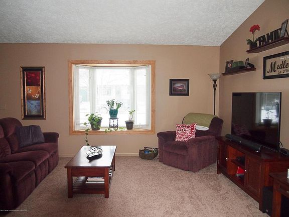 4th image of 1547 Berkley Dr