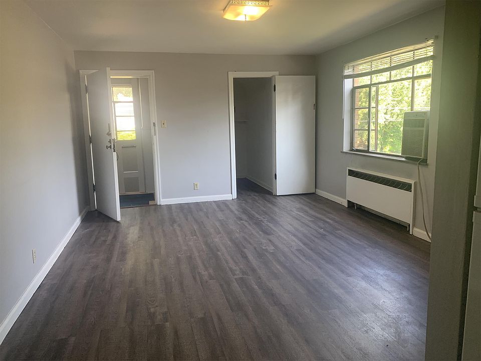 1st image of 3727 Belmont Ave APT 4
