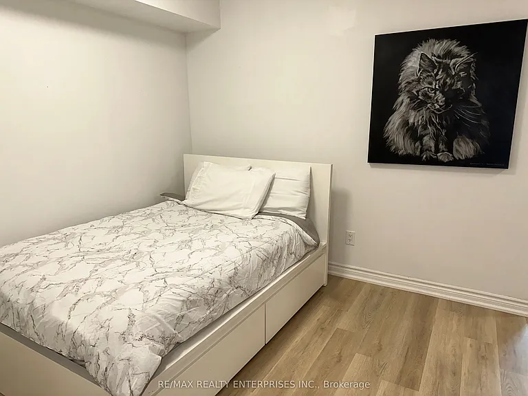 250 Wellington St W #436 — Photo 26