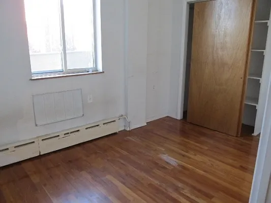 Rented by FlatFinders Realty | media 23