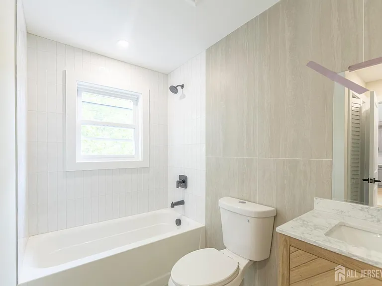 450 Packer Pl #2 — Photo 12