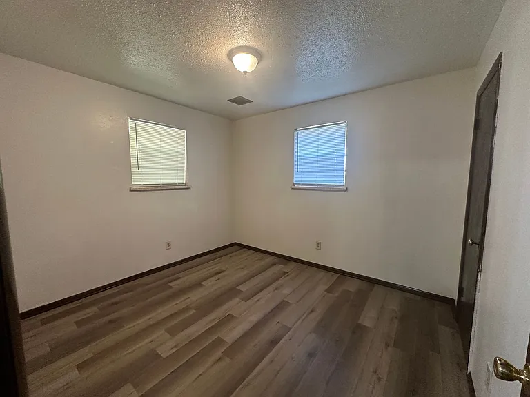 321 W Michael Dr — Photo 34