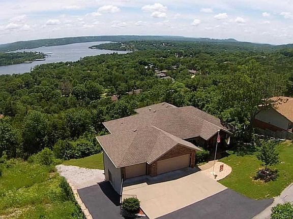 3rd image of 9 Hickory Dr