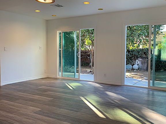 3rd image of 6021 Wilbur Ave