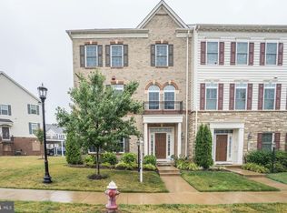 42373 Pine Forest Dr, Chantilly, VA 20152