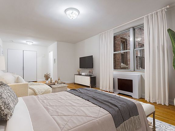 3rd image of 30 E End Ave APT 2L