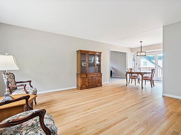 2nd image of 20 Grandview Ave