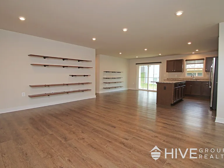 3790 Mayfield Rd — Photo 11