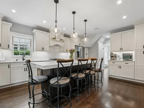 158 Lincoln Ave, Elizabeth City, NJ 07208
