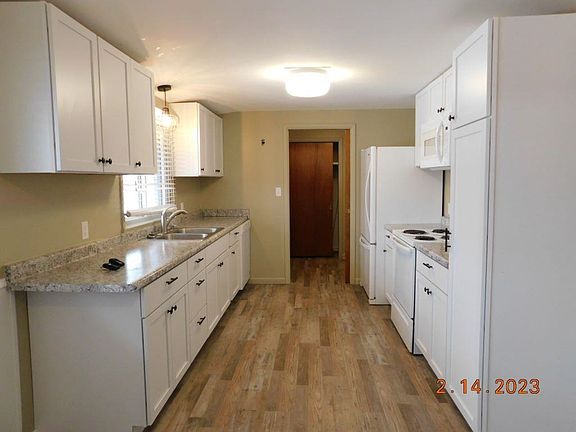 4th image of 1702 W B St