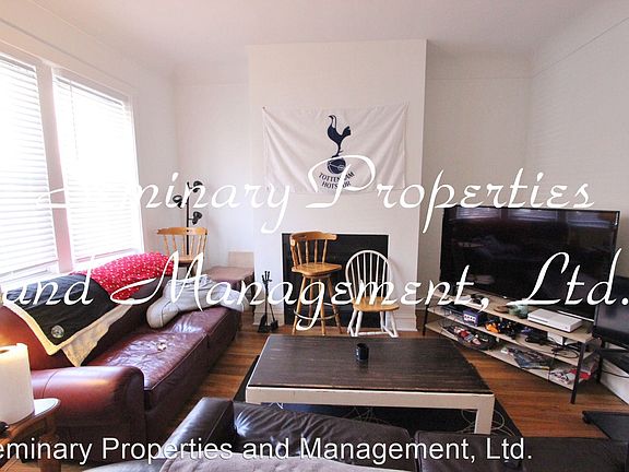 4th image of 1873 N Sheffield Ave APT 1F